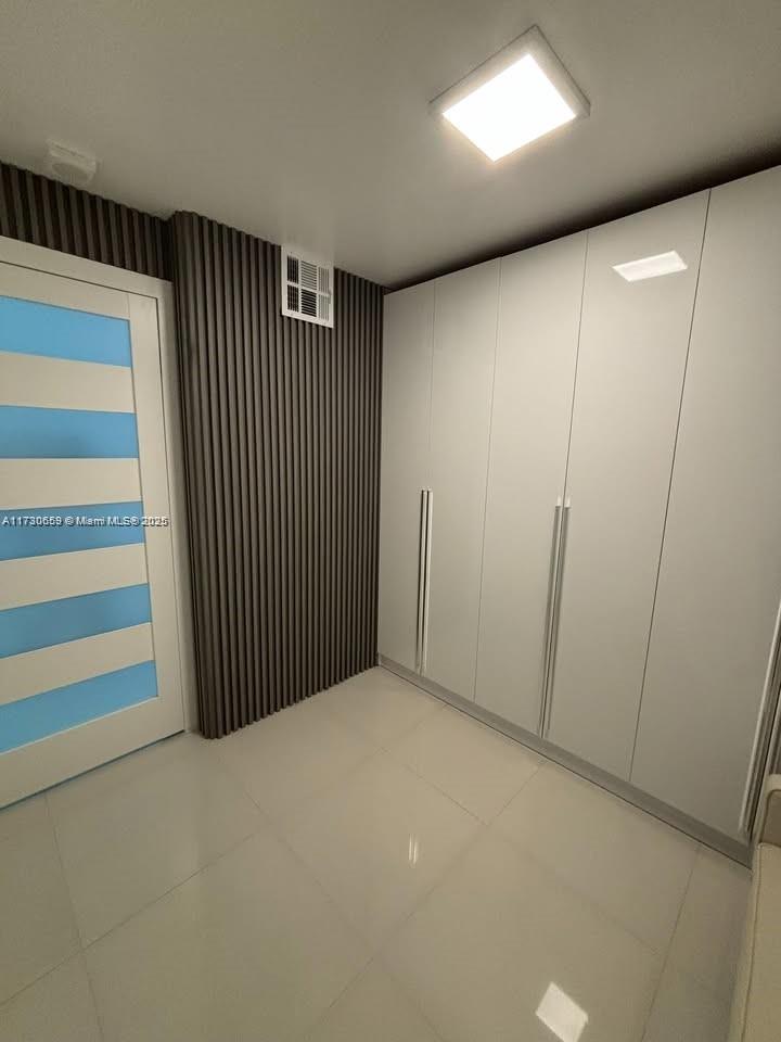 2950 NE 188th #430, Aventura FL 33180