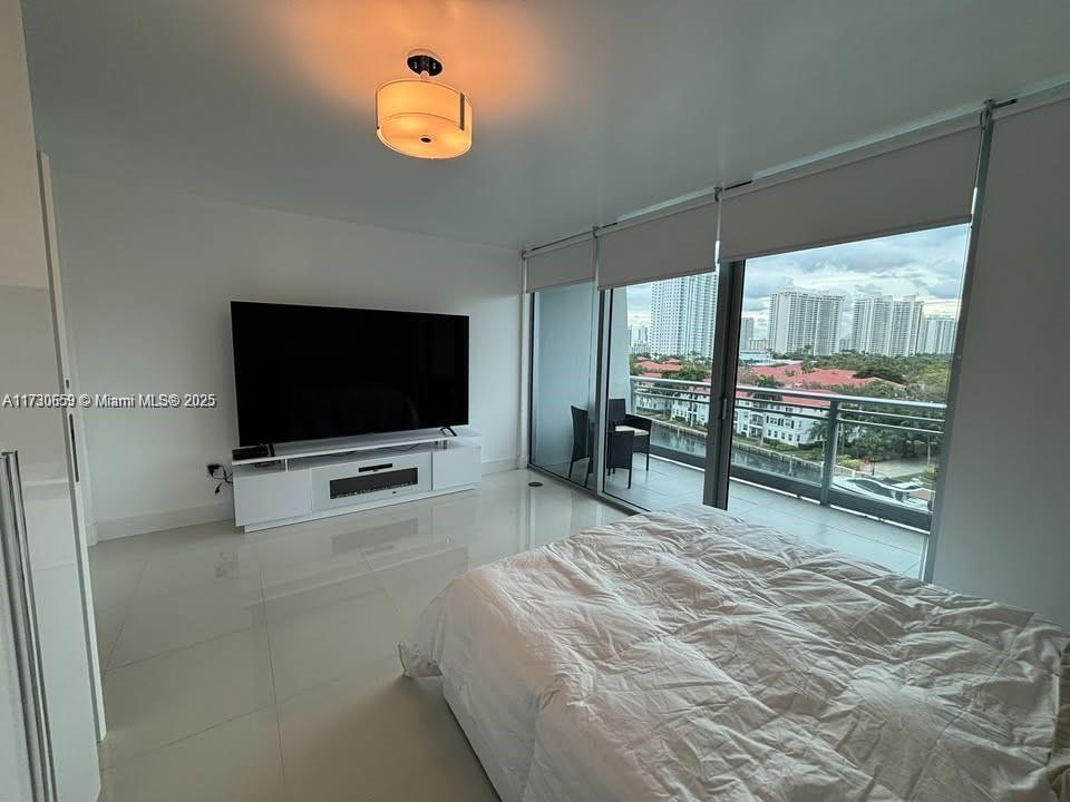 2950 NE 188th #430, Aventura FL 33180