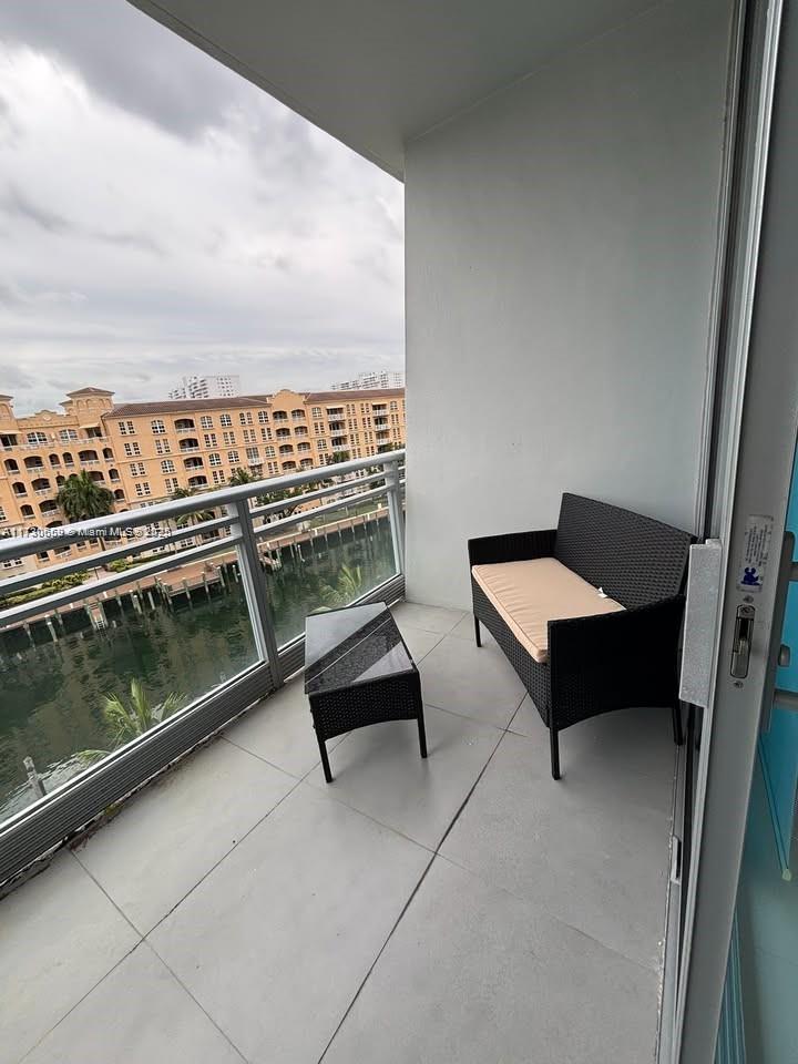 2950 NE 188th #430, Aventura FL 33180