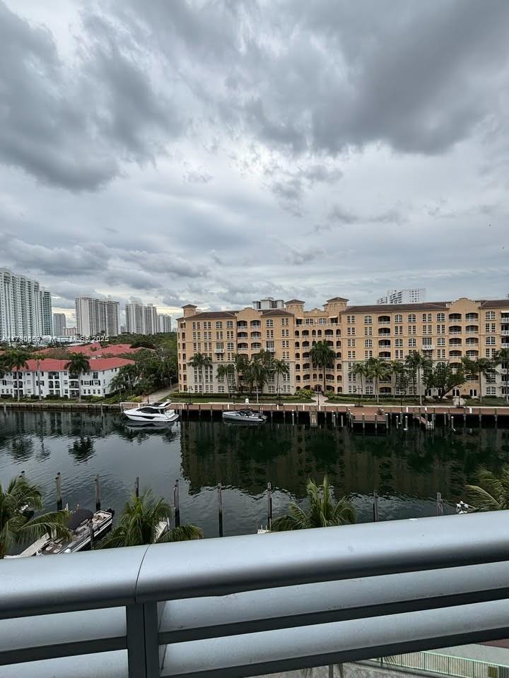 2950 NE 188th #430, Aventura FL 33180