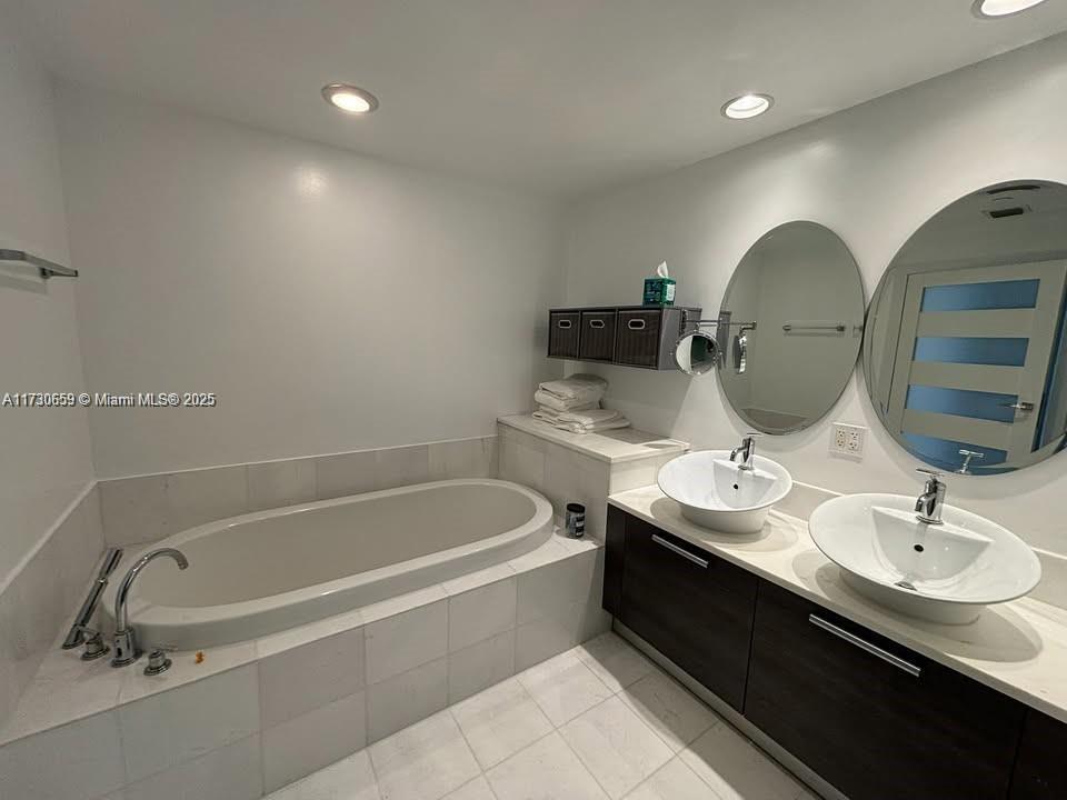 2950 NE 188th #430, Aventura FL 33180