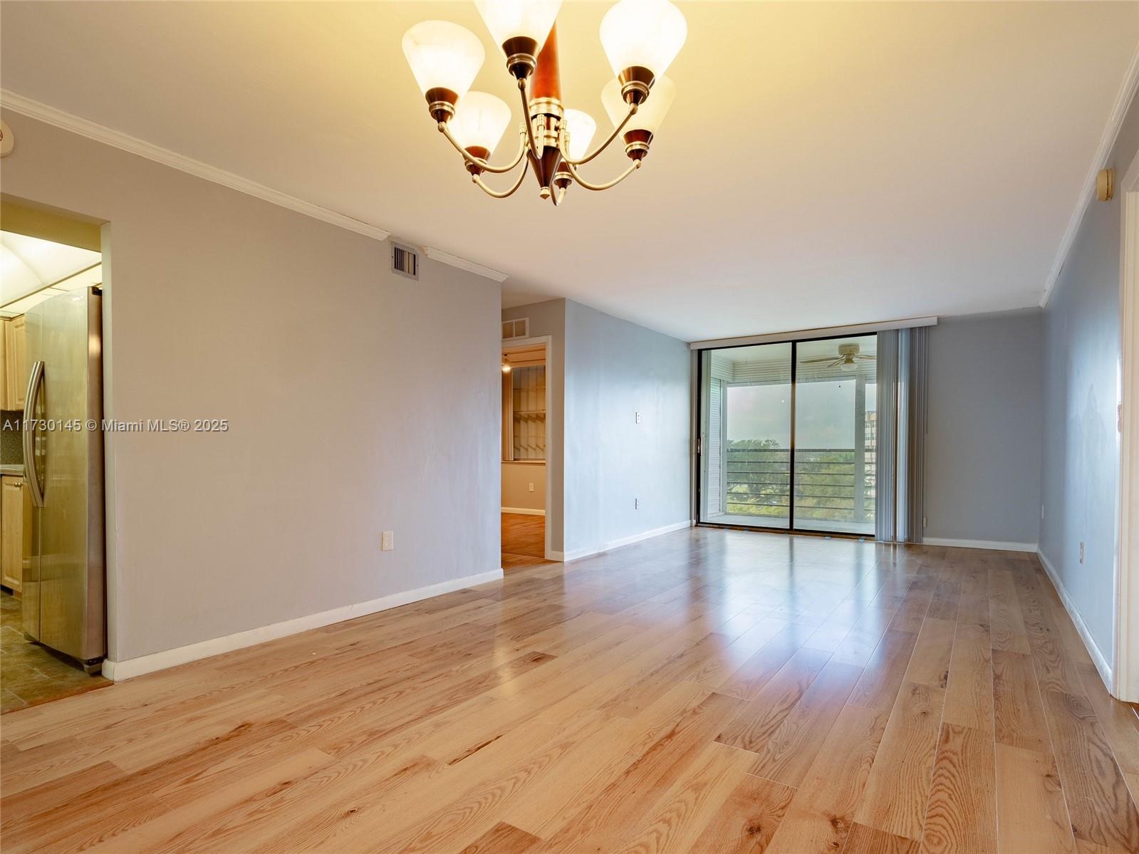 listing main picture