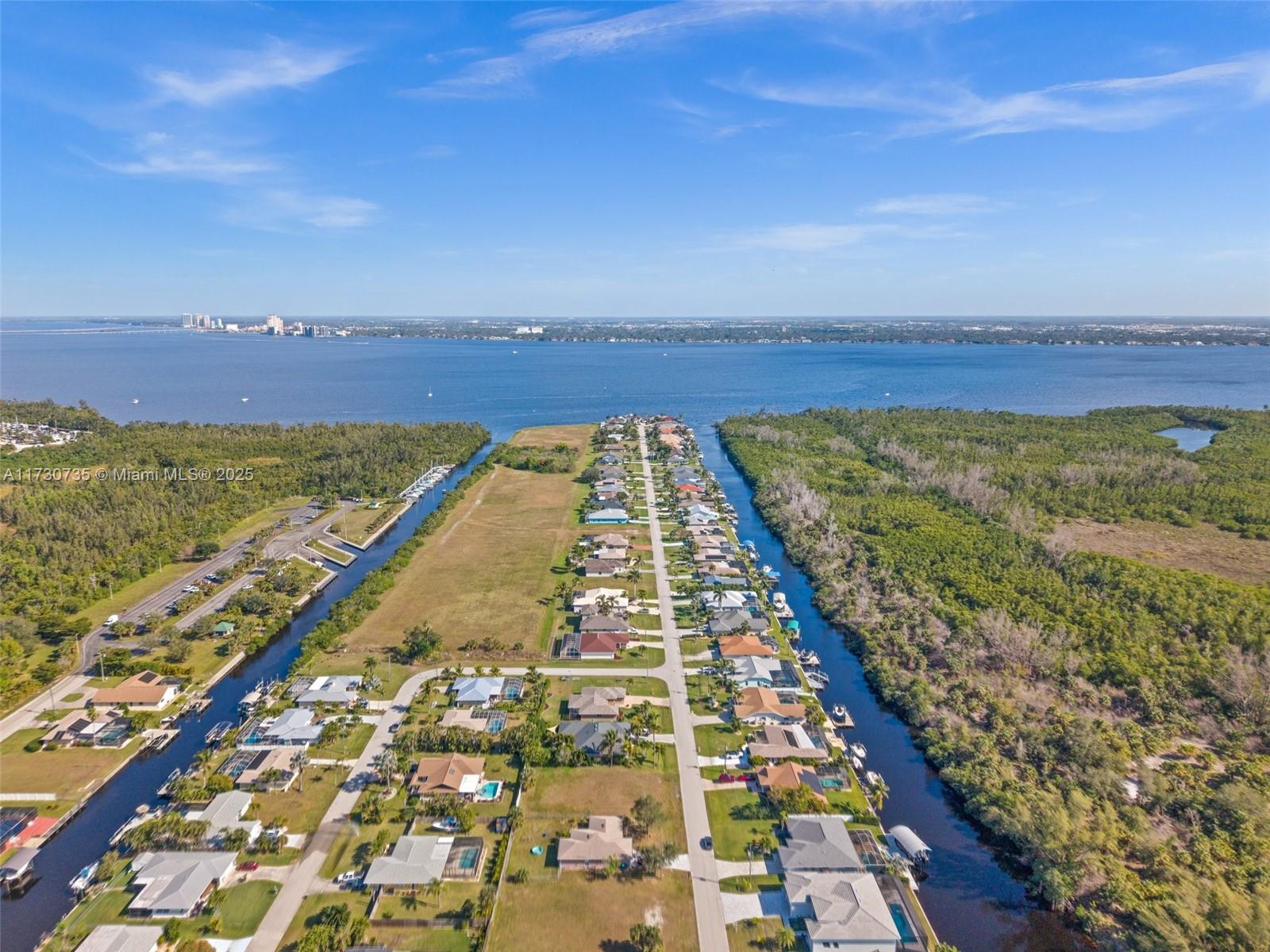 2133 Coral Point Dr, Cape Coral, Florida image 9