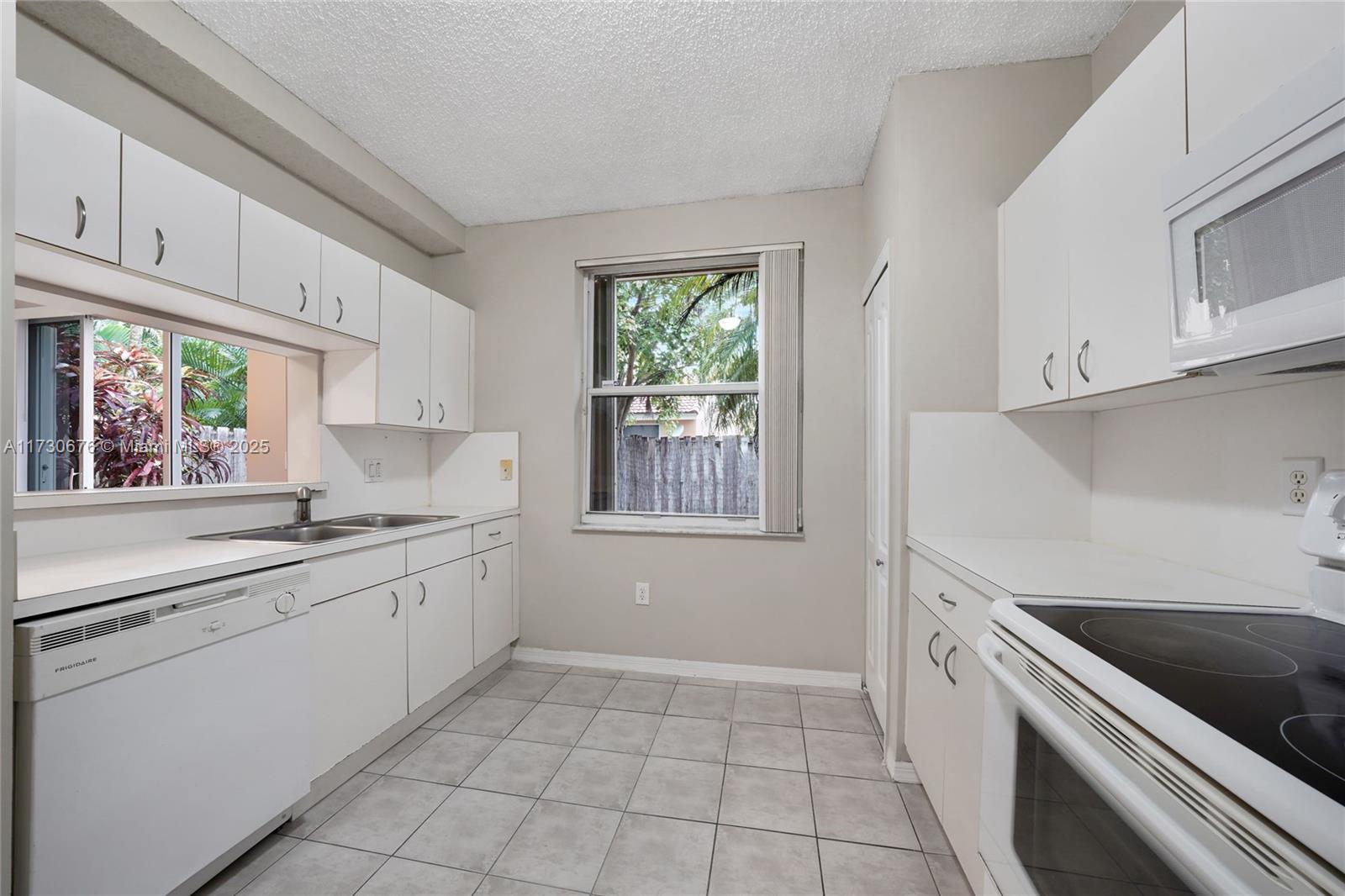 16119 NW 21st St, Pembroke Pines, Florida image 9