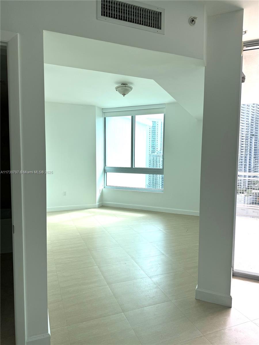 350 S Miami Ave #2710, Miami FL 33130