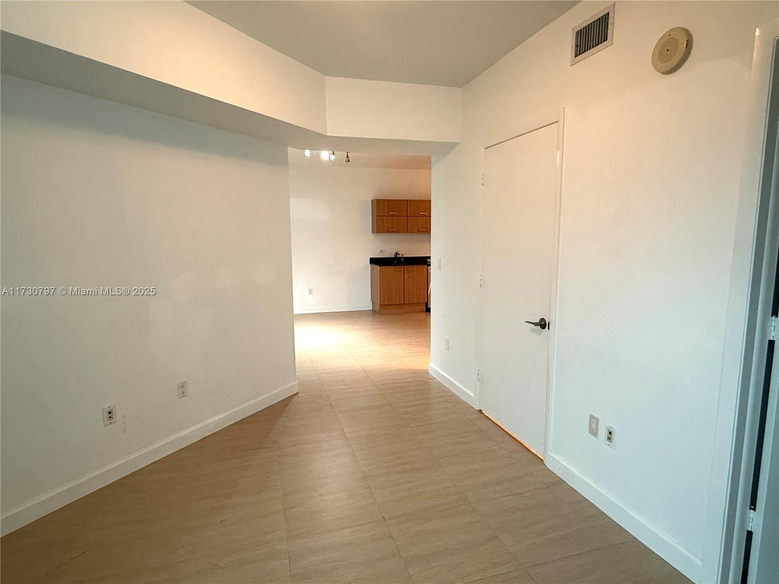 350 S Miami Ave #2710, Miami FL 33130