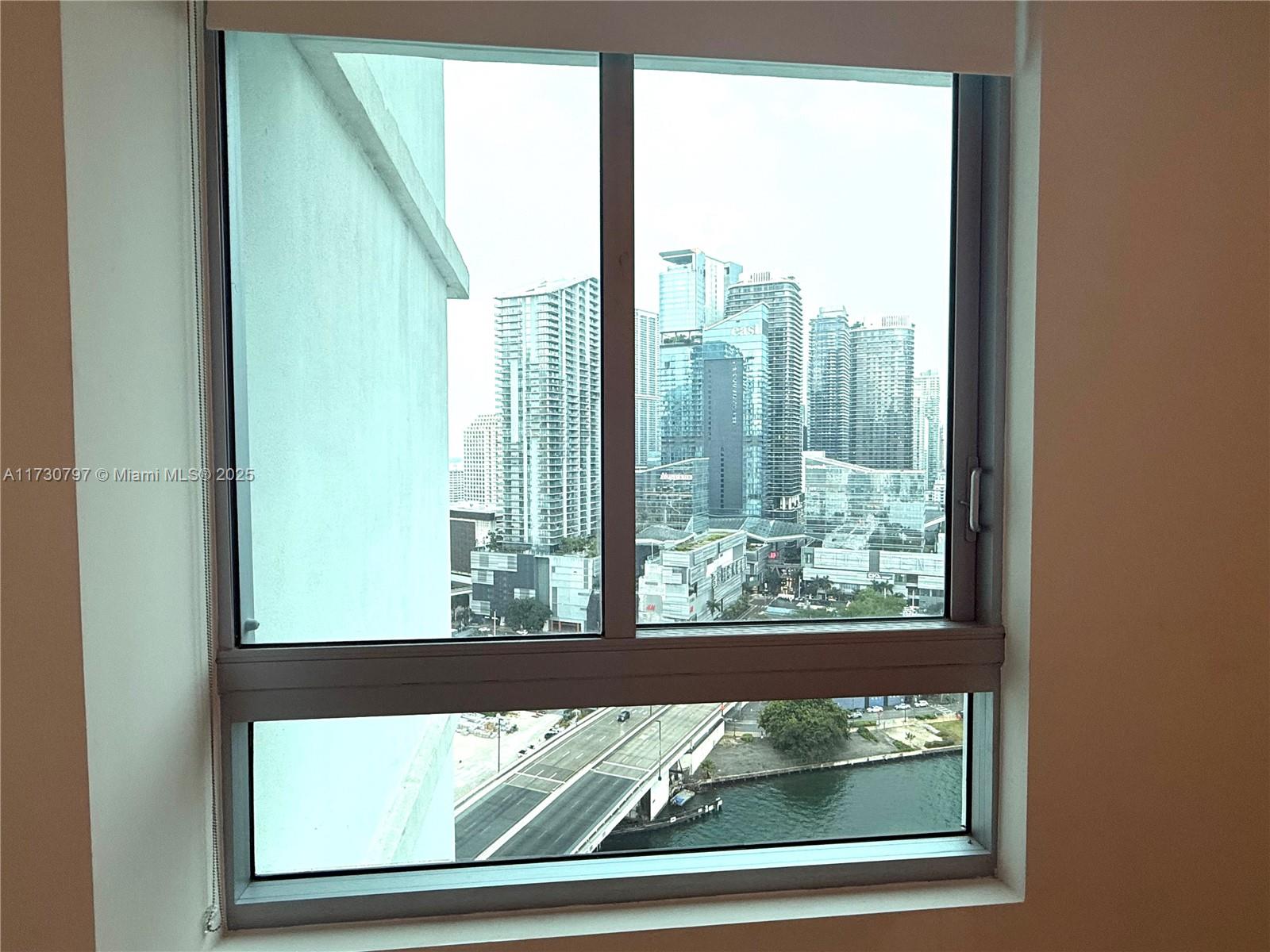 350 S Miami Ave #2710, Miami FL 33130