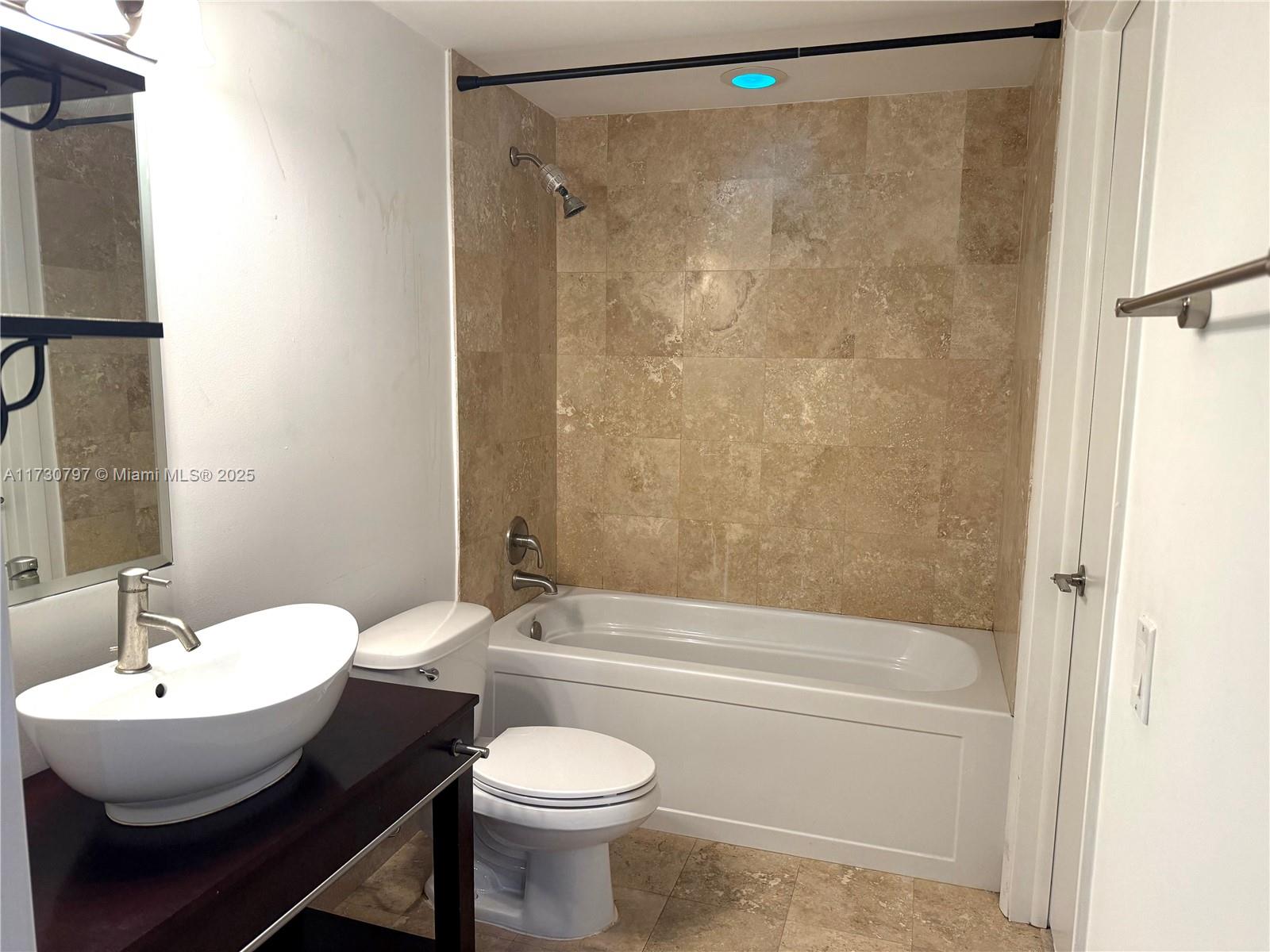 350 S Miami Ave #2710, Miami FL 33130