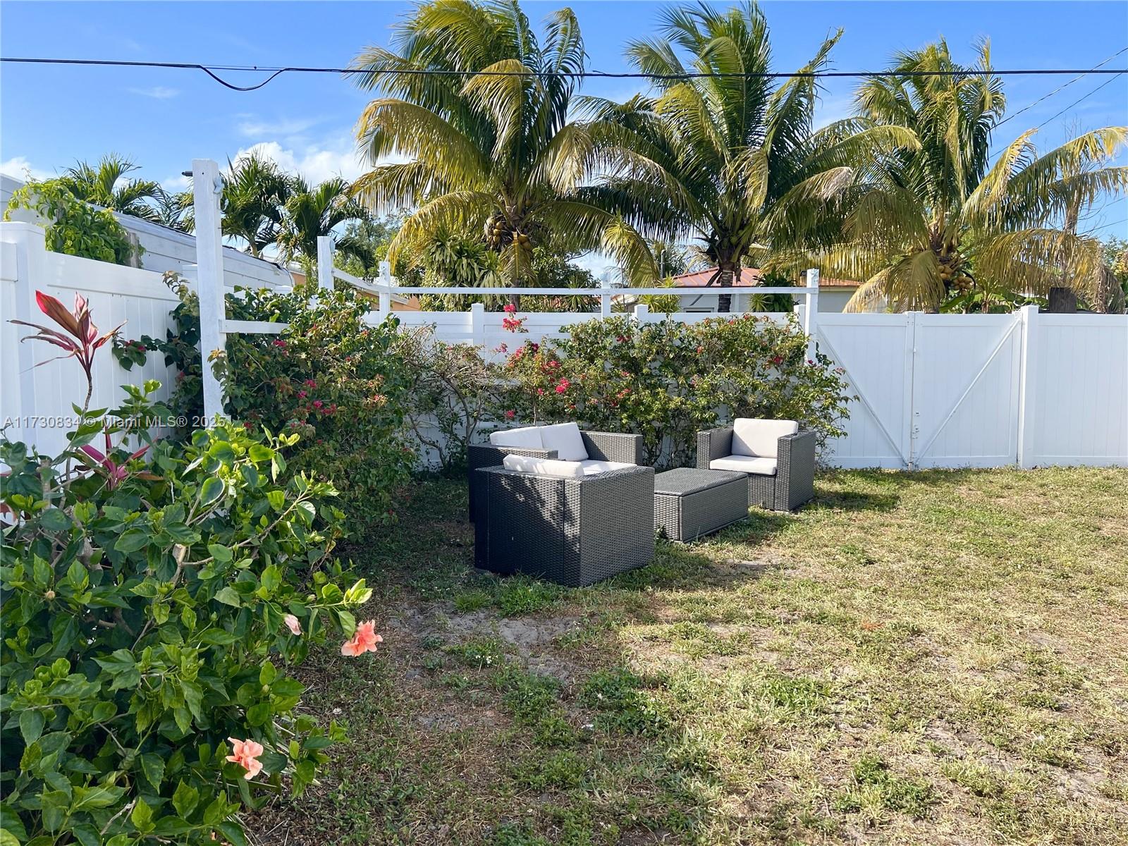 1545 NE 175th St, North Miami Beach, Florida image 34