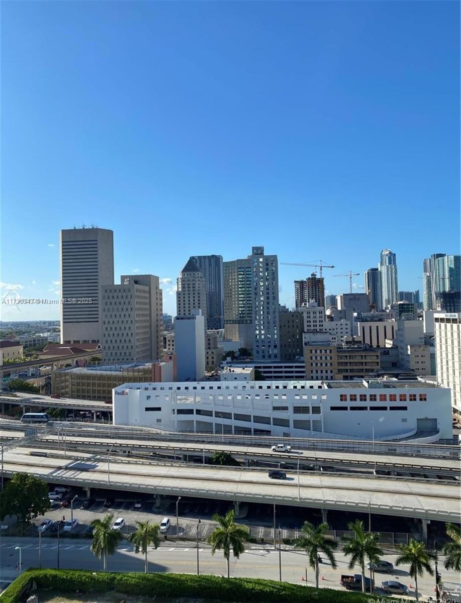 350 S Miami Ave #1707, Miami FL 33130