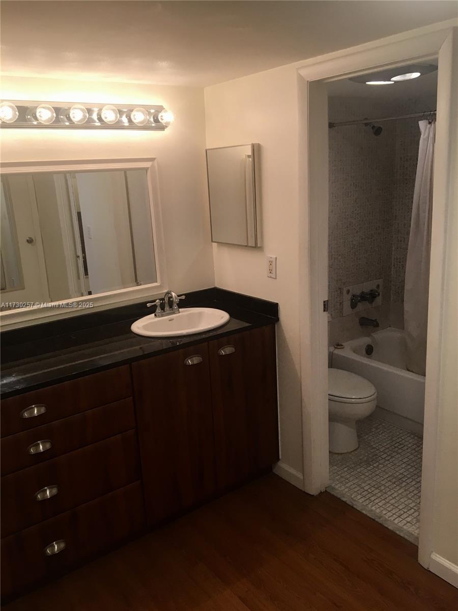 3101 N Country Club Drive #306, Aventura, Florida image 27