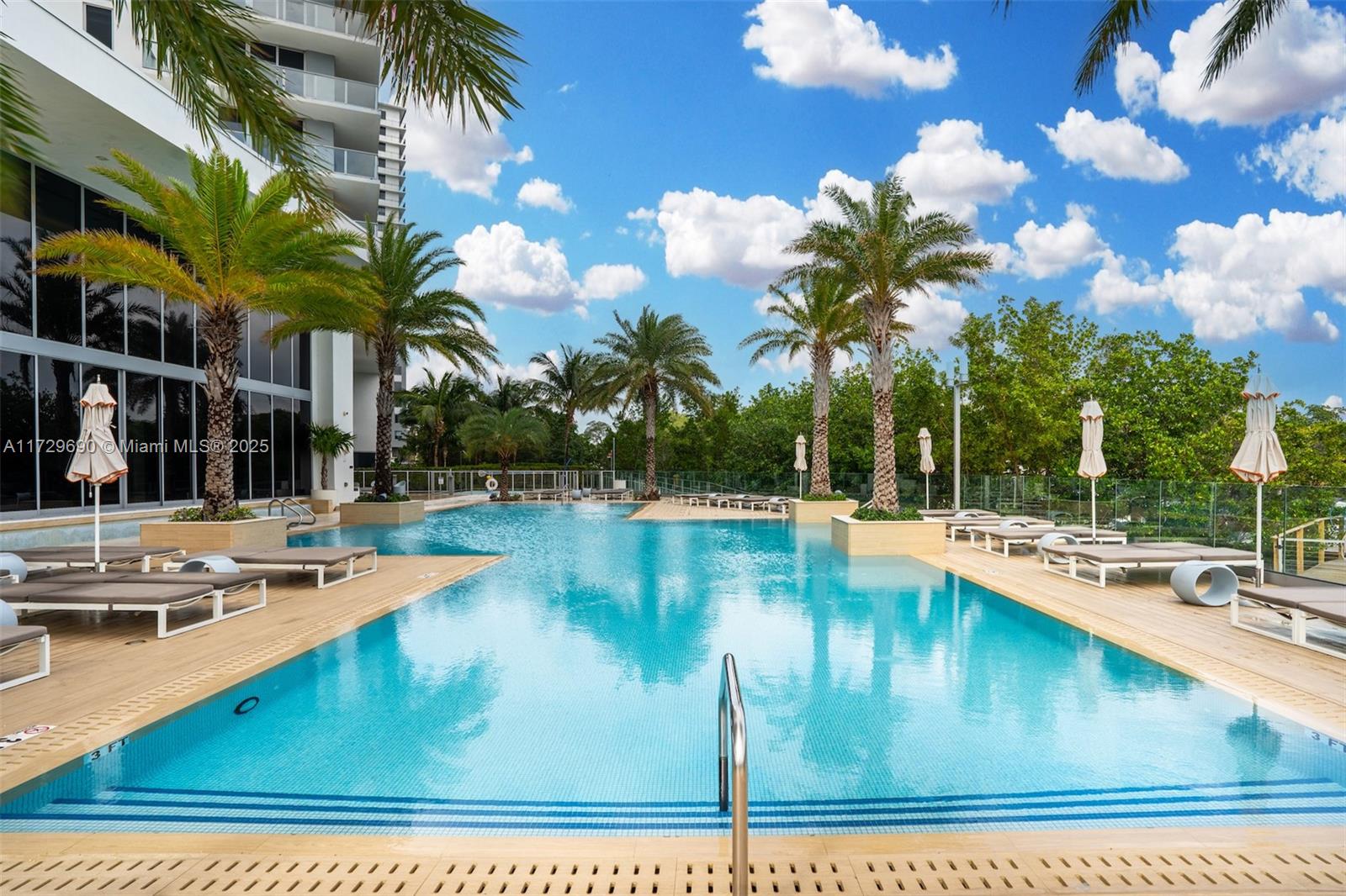 16385 Biscayne Blvd #2807 + 2 PARKING, North Miami Beach, Florida image 36