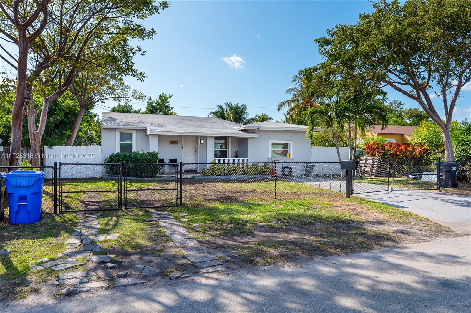 2114 Plunkett St, Hollywood, Florida image 2