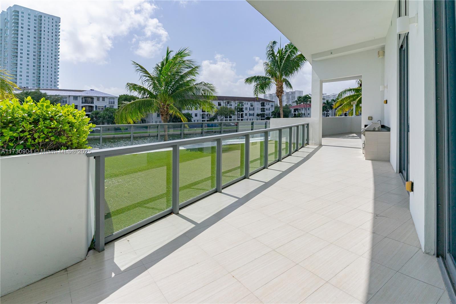 4 Bed/4.5 baths corner unit with High ceilings, huge living and dining space, oversized terrace with summer kitchen, direct access to Intracoastal promenade and kids park. The unit features porcelain and wood floors, floor to-ceiling impact windows, electric blinds, Italian closets, an open gourmet kitchen, separate maid´s quarter and laundry, an additional pantry, outside storage, two assigned parking spaces. Smart building with apple technology, 24 hrs concierge/valet service. Amenities include: pool, jacuzzi, fitness center, spa, breakfast lounge, social room, onsite management and more.