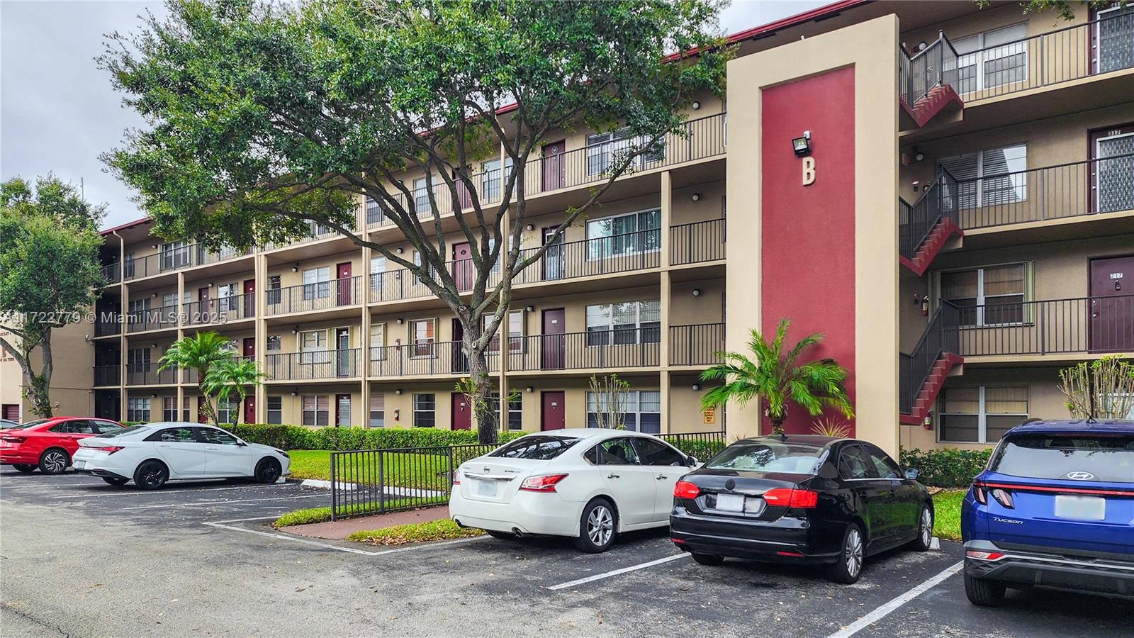 850 SW 133rd Ter #410B, Pembroke Pines, Florida image 16