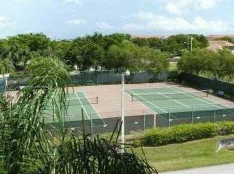 850 SW 133rd Ter #410B, Pembroke Pines, Florida image 23