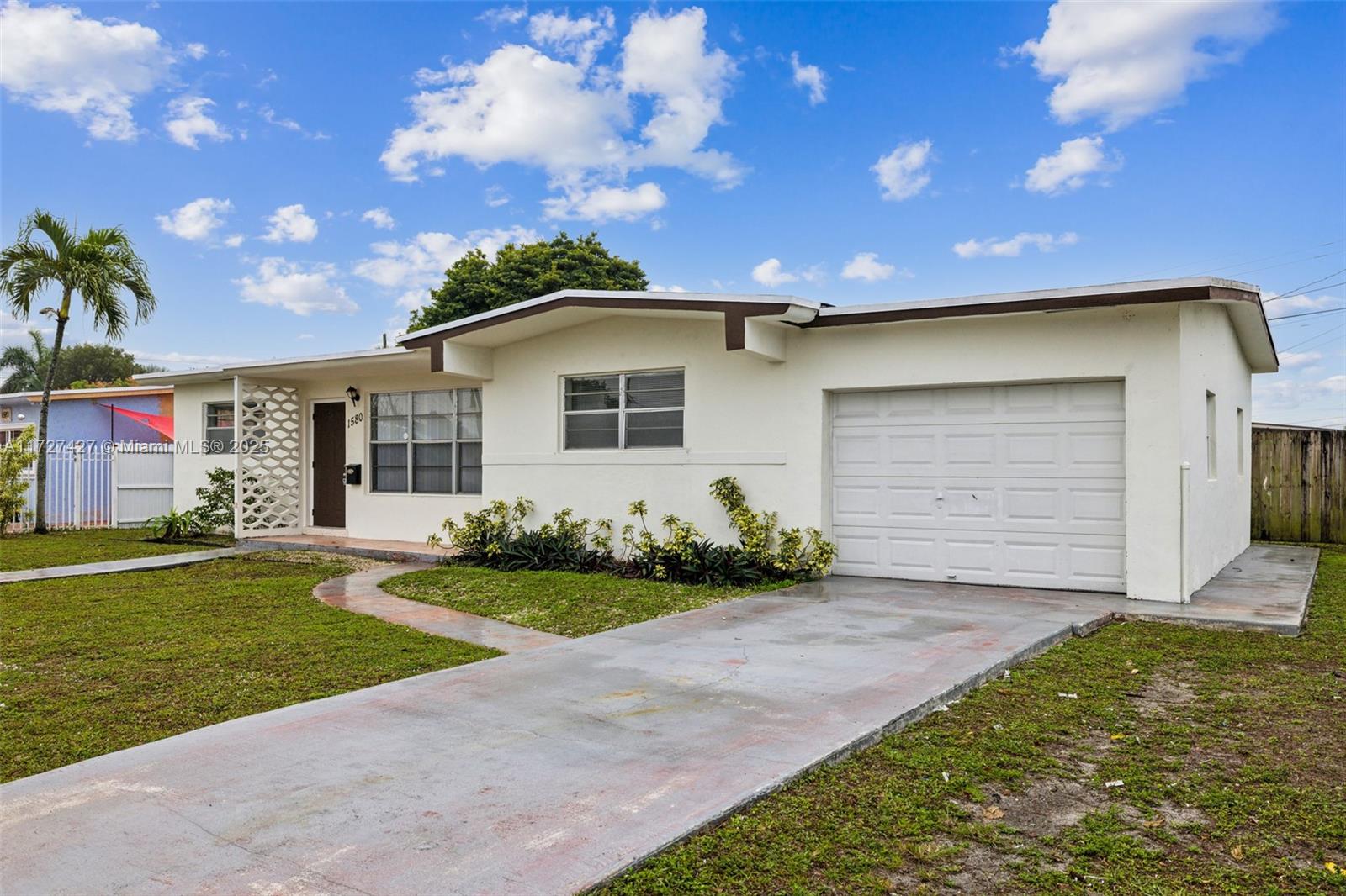 1580 W 55th Pl, Hialeah, Florida image 3