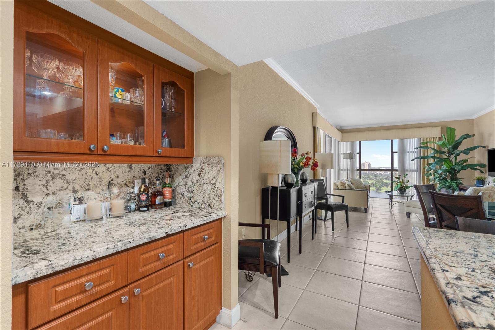 20505 E Country Club Dr #PH-38, Aventura, Florida image 22