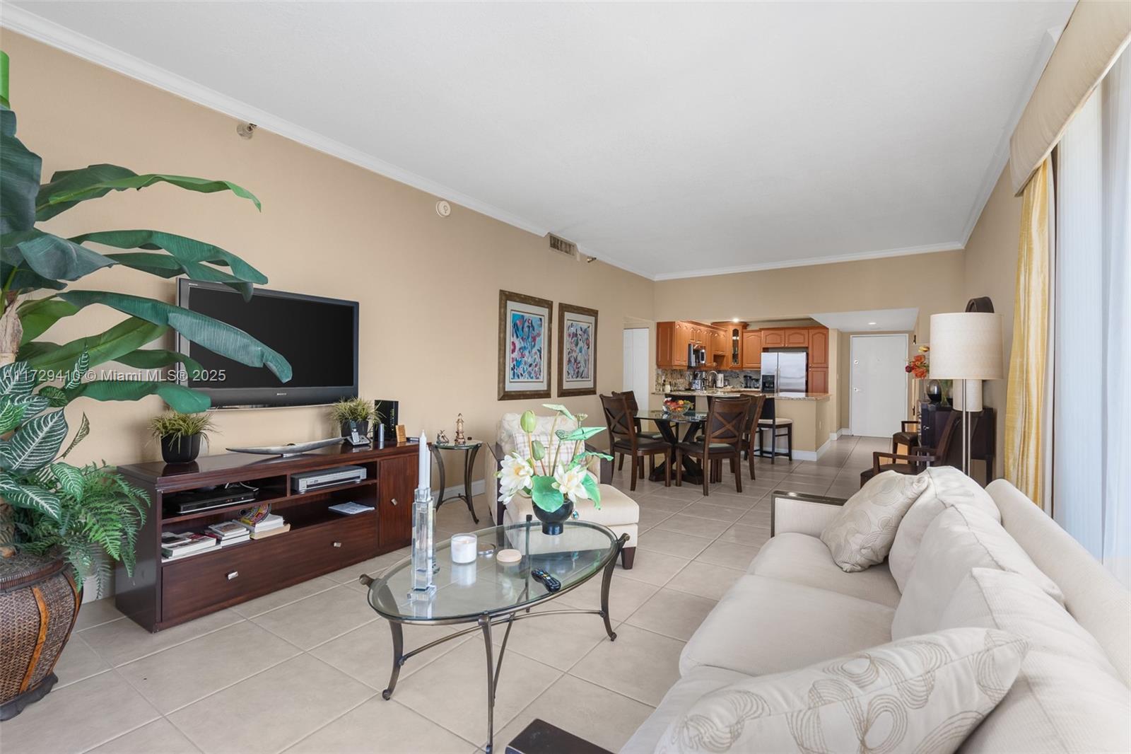 20505 E Country Club Dr #PH-38, Aventura, Florida image 31