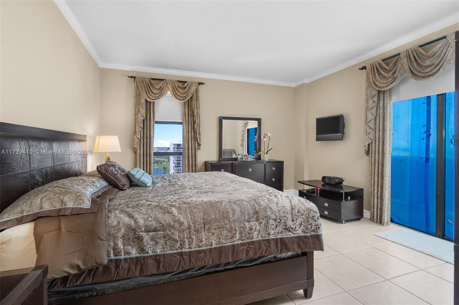 20505 E Country Club Dr #PH-38, Aventura, Florida image 44