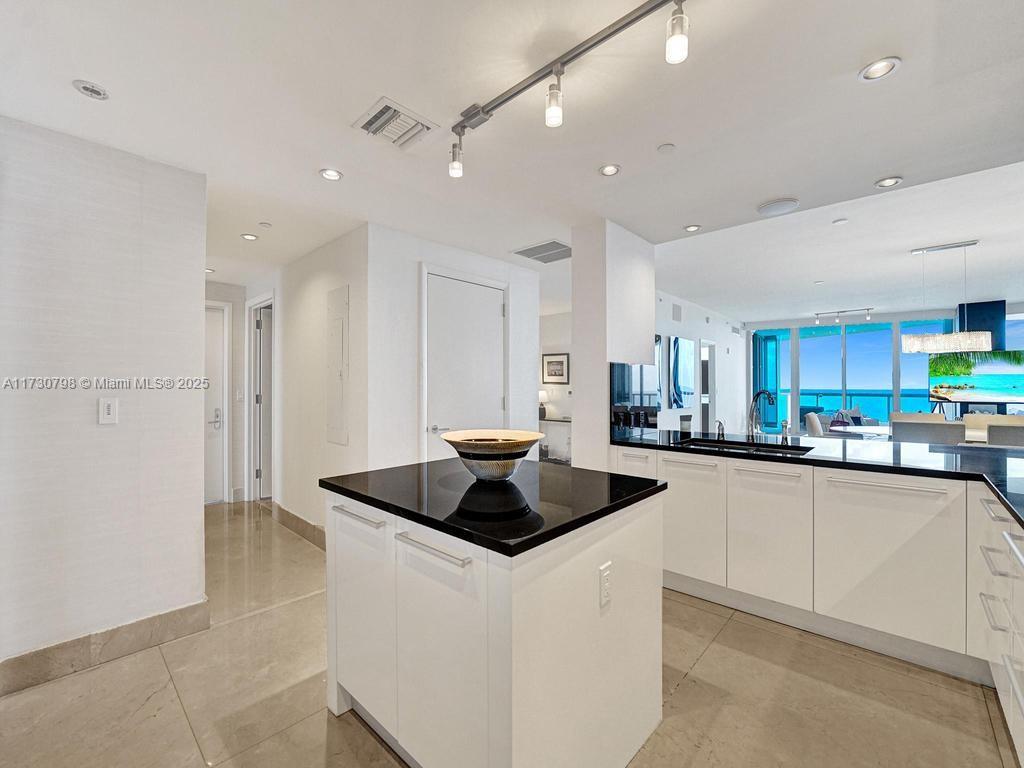 17121 Collins Ave #3905, Sunny Isles Beach, Florida image 7