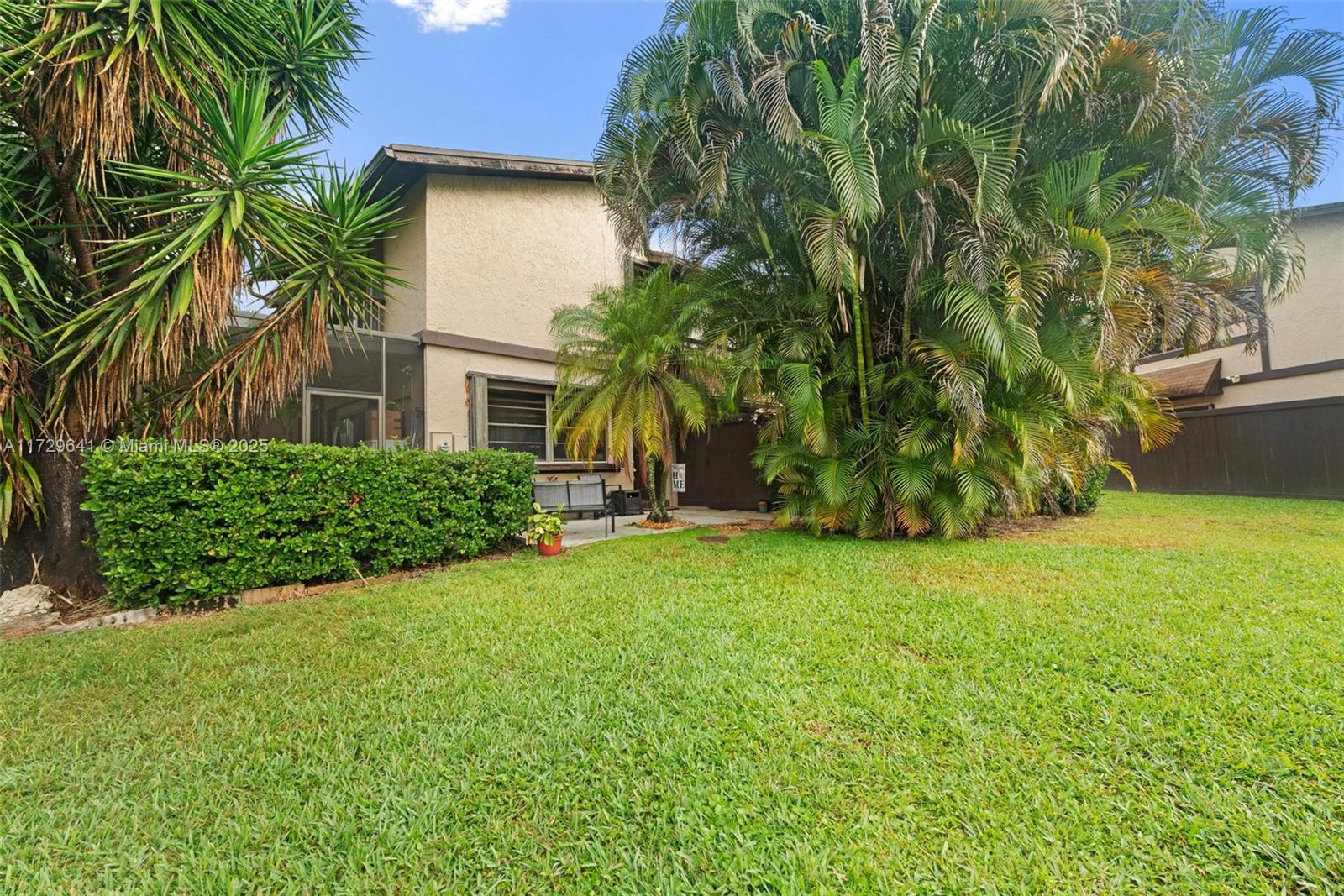 1830 Bayberry Dr, Pembroke Pines, Florida image 5