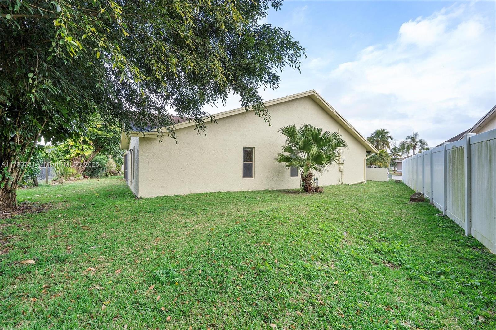 8017 NW 83rd Way, Tamarac, Florida image 32