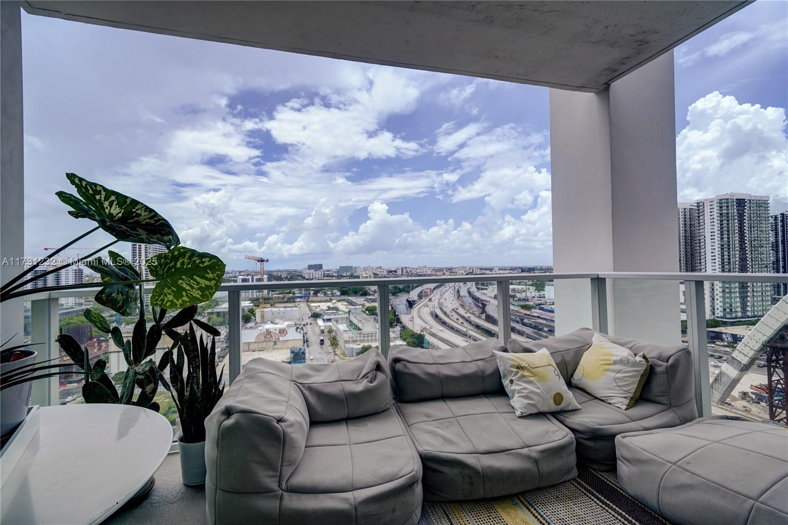 Step into luxury at the prestigious Ten Museum Park, where modern design meets Miami’s vibrant lifestyle. Features 2 bedrooms and 2.5 bathrooms. The open-concept living area is drenched in natural light, thanks to floor-to-ceiling impact-resistant glass windows that perfectly frame the stunning cityscape.The spacious bedrooms include custom-designed closets, offering ample storage, while the modern bathrooms feature top-of-the-line finishes for ultimate relaxation. Two valet parking spaces, a rarity in Miami’s luxury market. Residents at Ten Museum Park enjoy unparalleled amenities, five pools, a state-of-the-art gym, and a world-class spa
Perfectly situated, steps away from the Arsht Center and Frost Museum. Minutes from Wynwood, Design District, and South Beach.