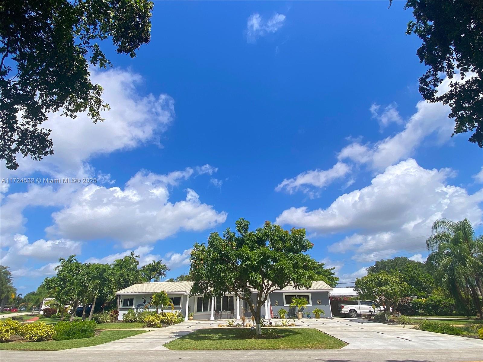 1600 Yale Dr, Hollywood, Florida image 2