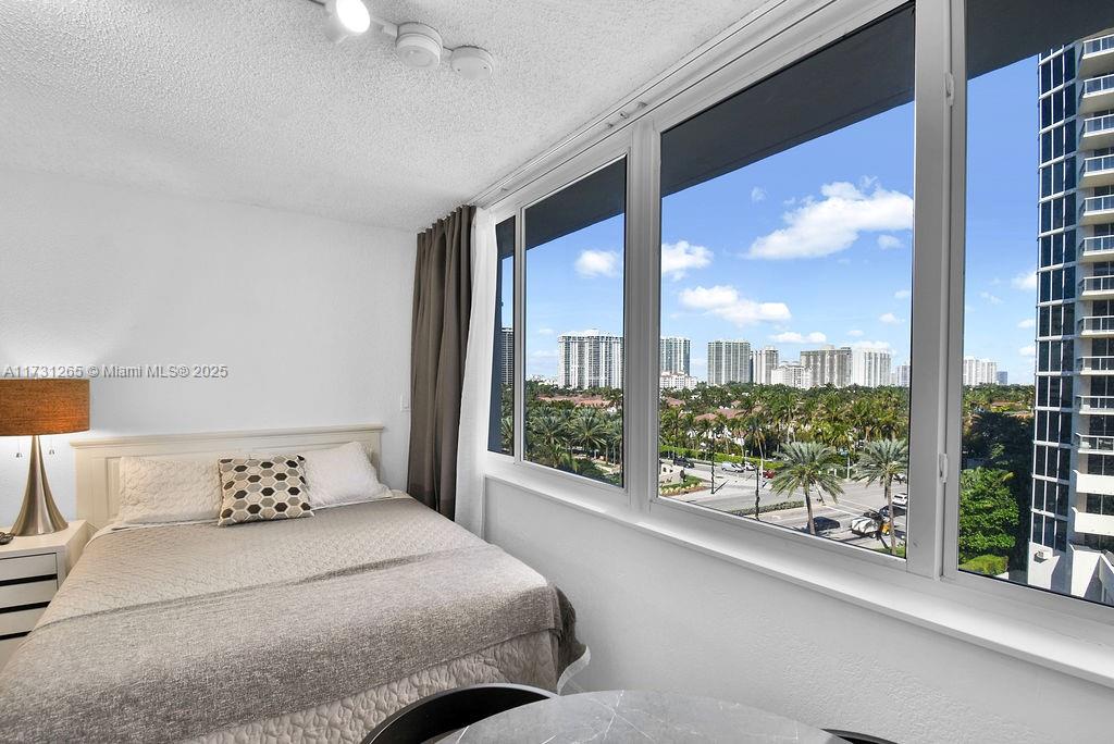 19201 Collins Ave #526, Sunny Isles Beach, Florida image 3