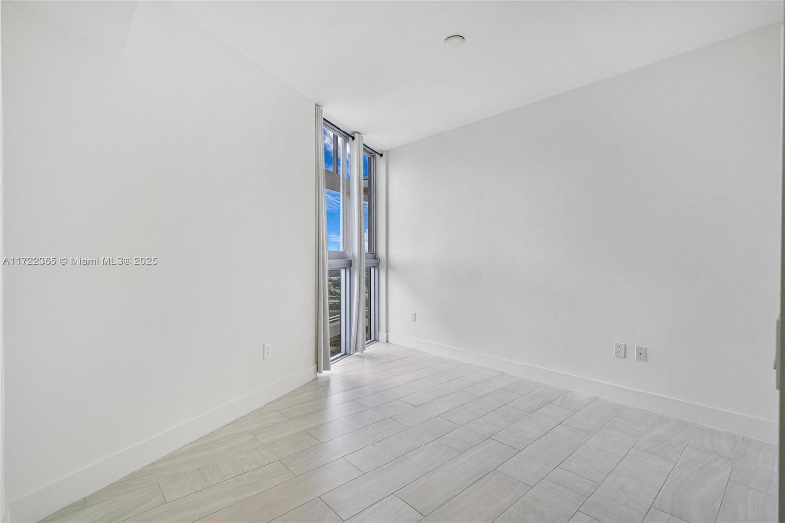 2000 Metropica Way #1110, Sunrise, Florida image 14