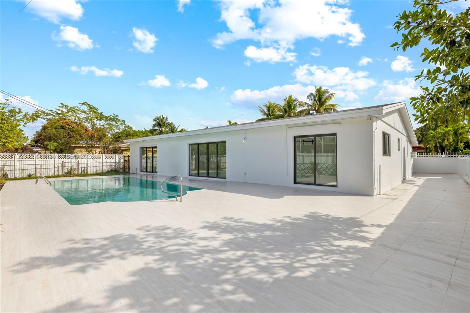 321 NE 180th Dr, North Miami Beach, Florida image 3