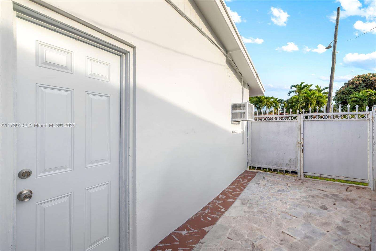 321 NE 180th Dr, North Miami Beach, Florida image 9