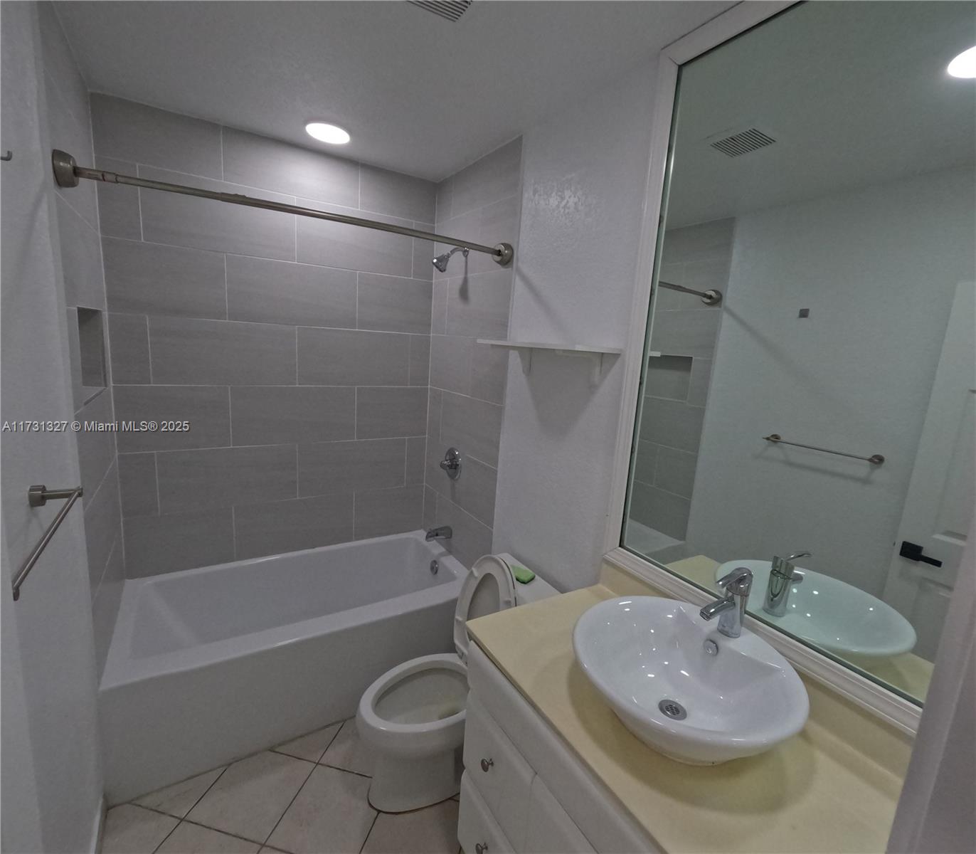 1423 Holly Heights Dr #15, Fort Lauderdale, Florida image 19