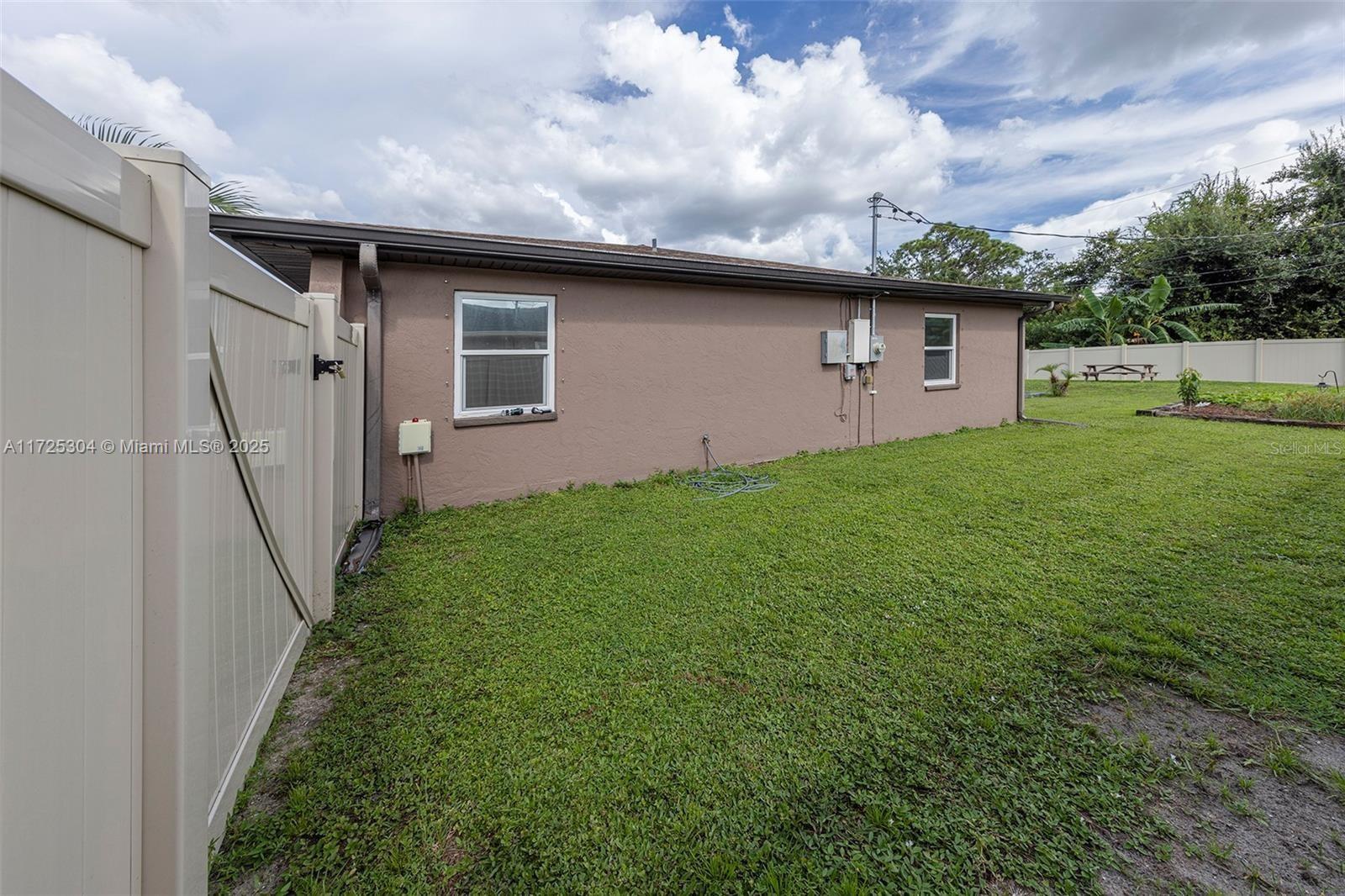 939 NW Silver Springs Terrace, Port Charlotte, Florida image 24