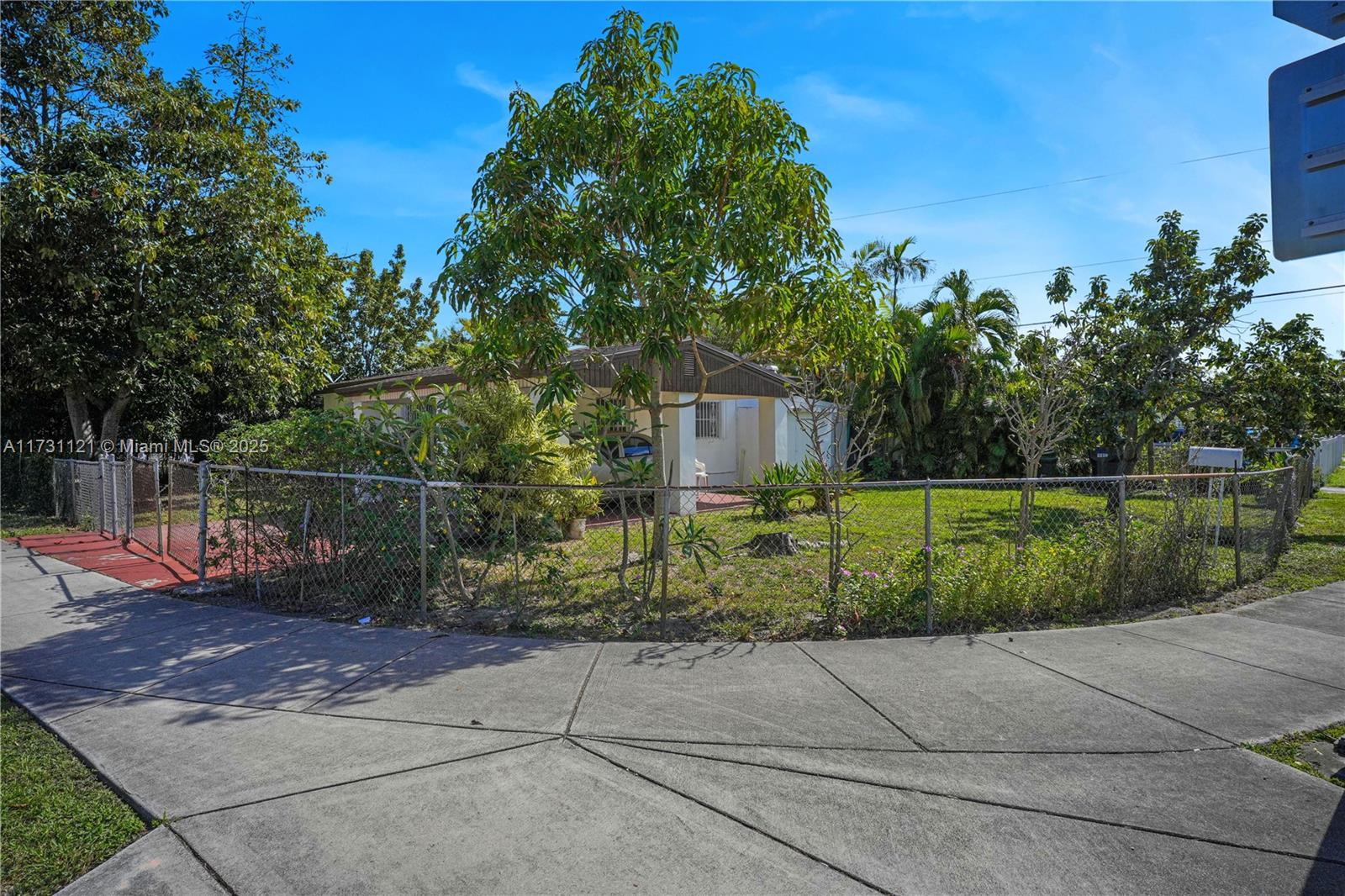 2100 NE 185th St, North Miami Beach, Florida image 4