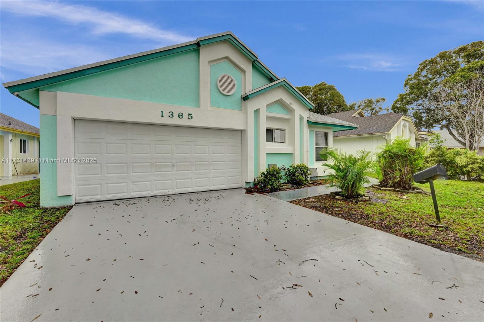 1365 W Glen Oak Rd, North Lauderdale, Florida image 14