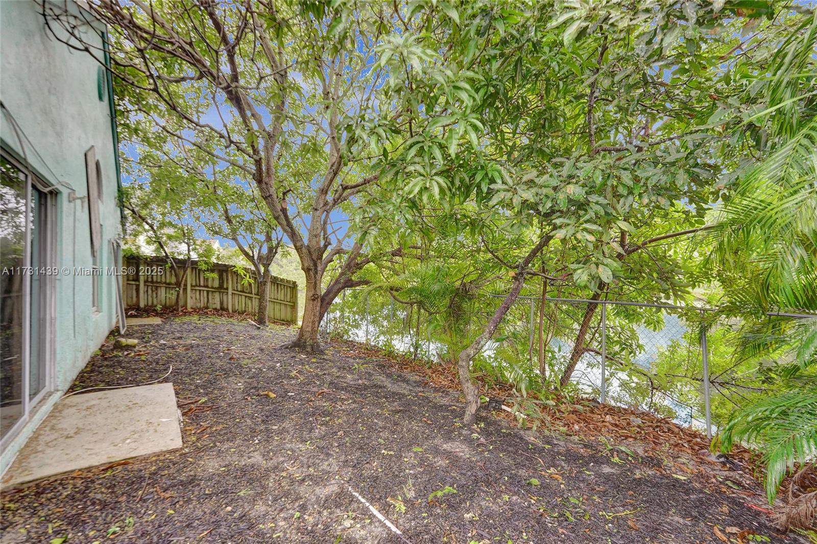 1365 W Glen Oak Rd, North Lauderdale, Florida image 15