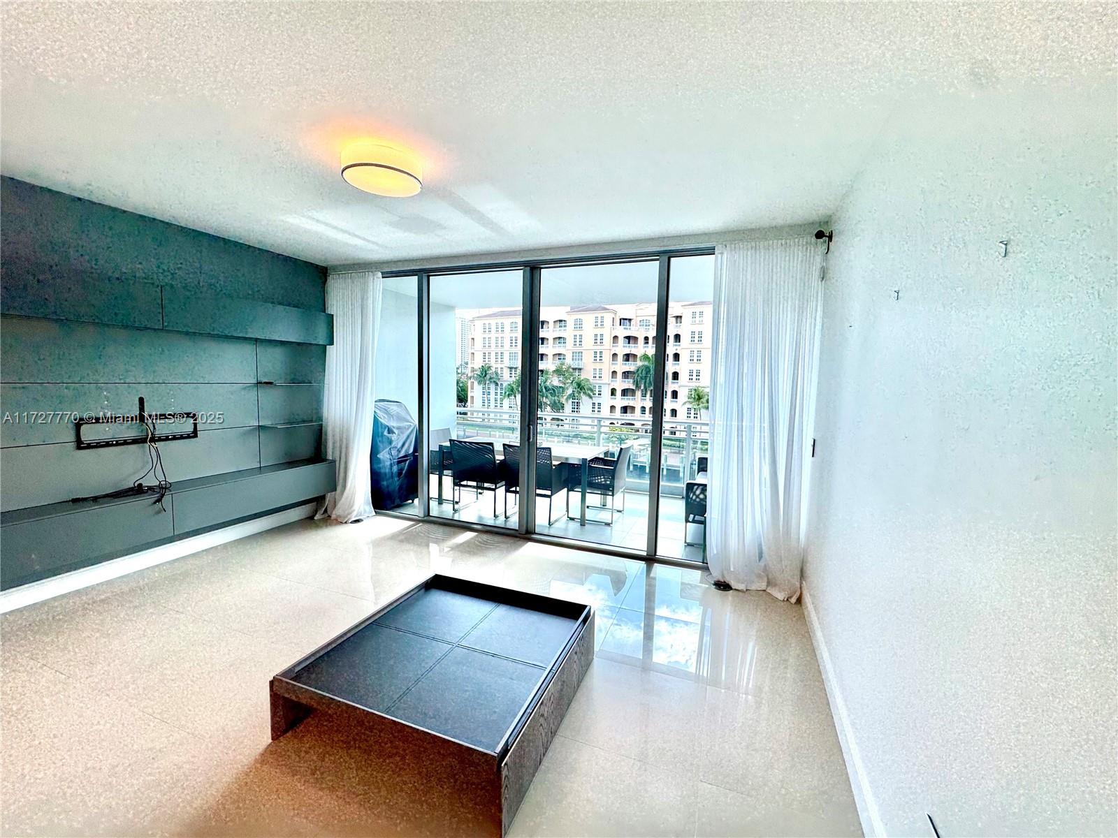 2950 NE 188th St #324, Aventura FL 33180