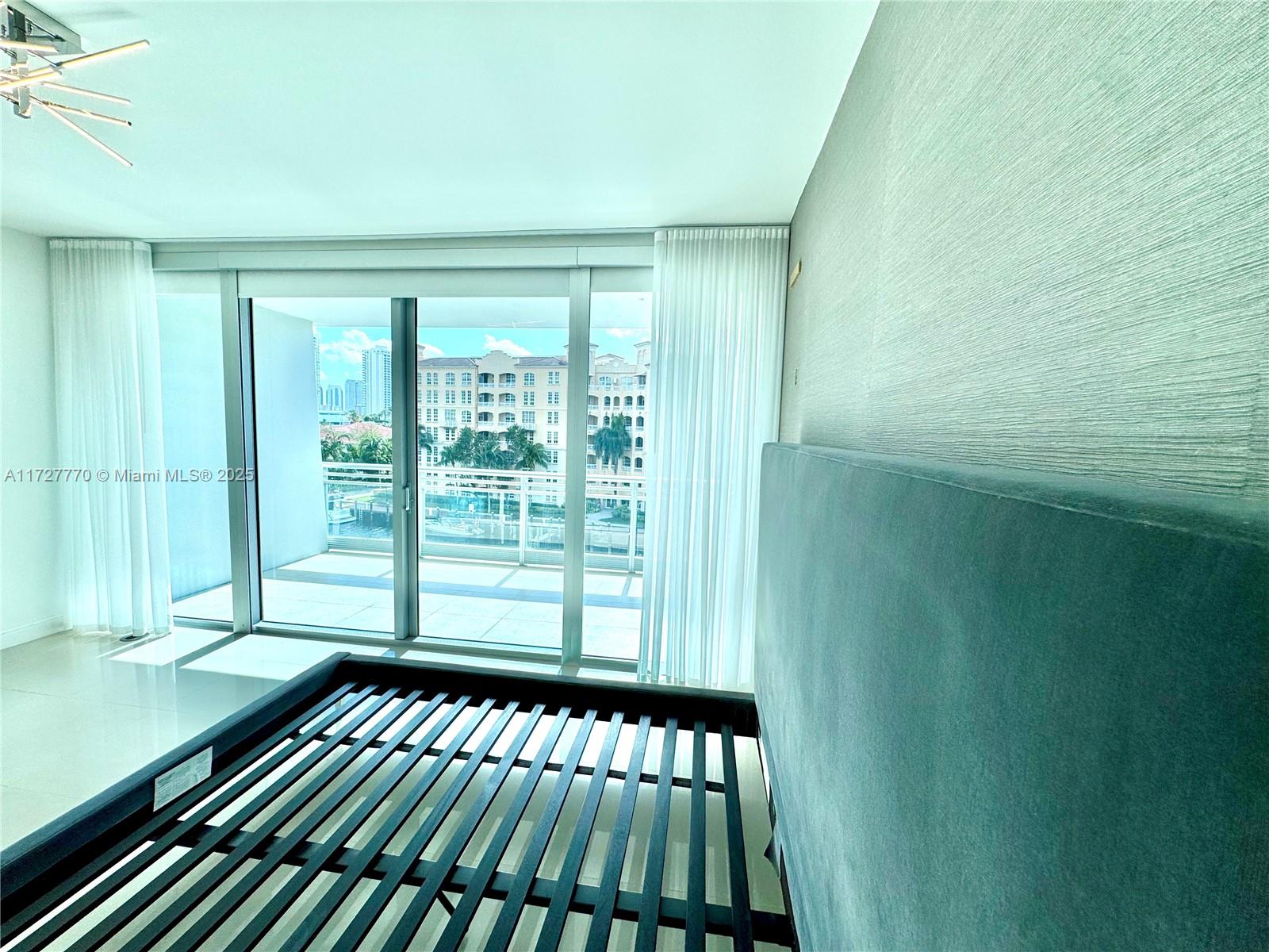 2950 NE 188th St #324, Aventura FL 33180