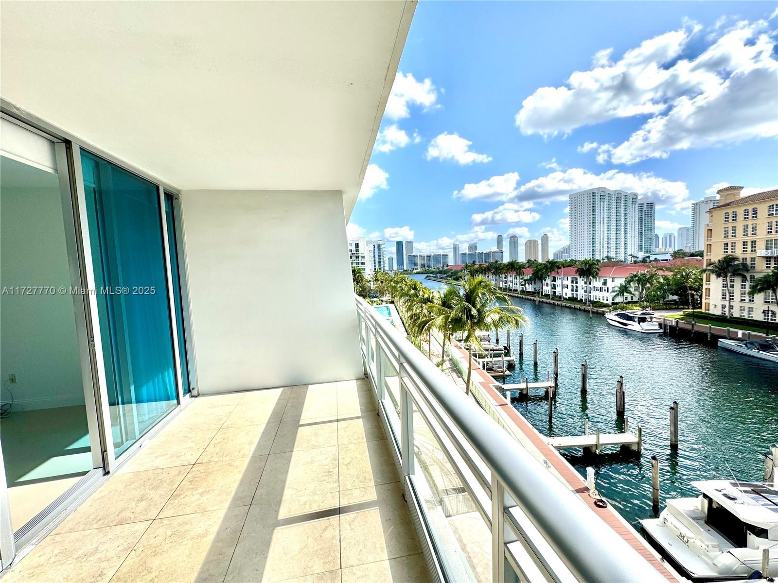2950 NE 188th St #324, Aventura FL 33180