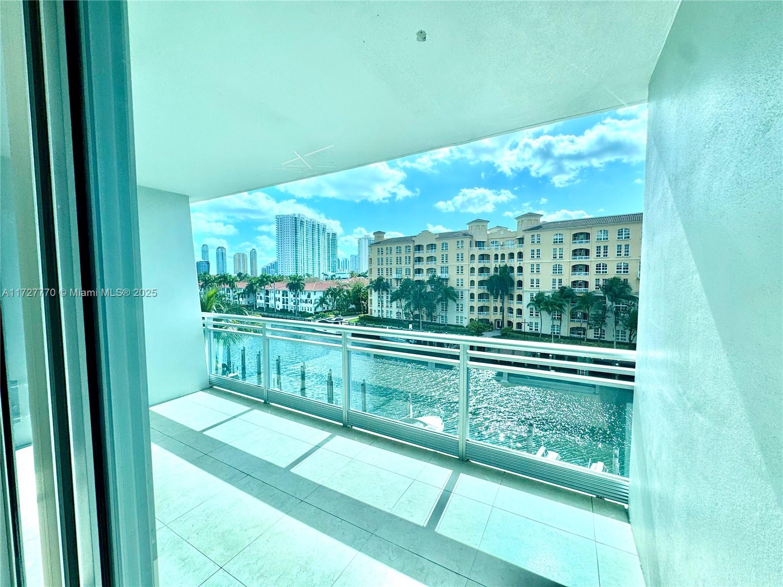 2950 NE 188th St #324, Aventura FL 33180