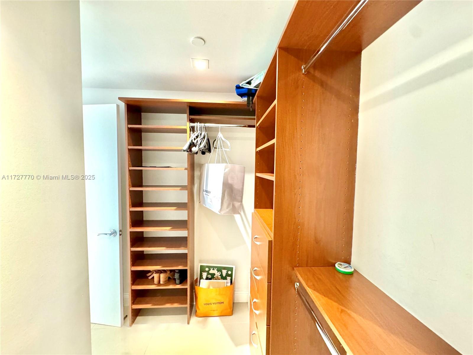 2950 NE 188th St #324, Aventura FL 33180