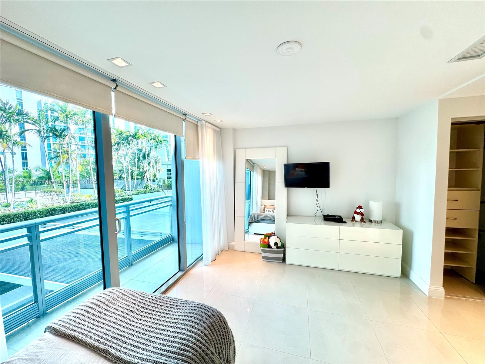 2950 NE 188th St #324, Aventura FL 33180