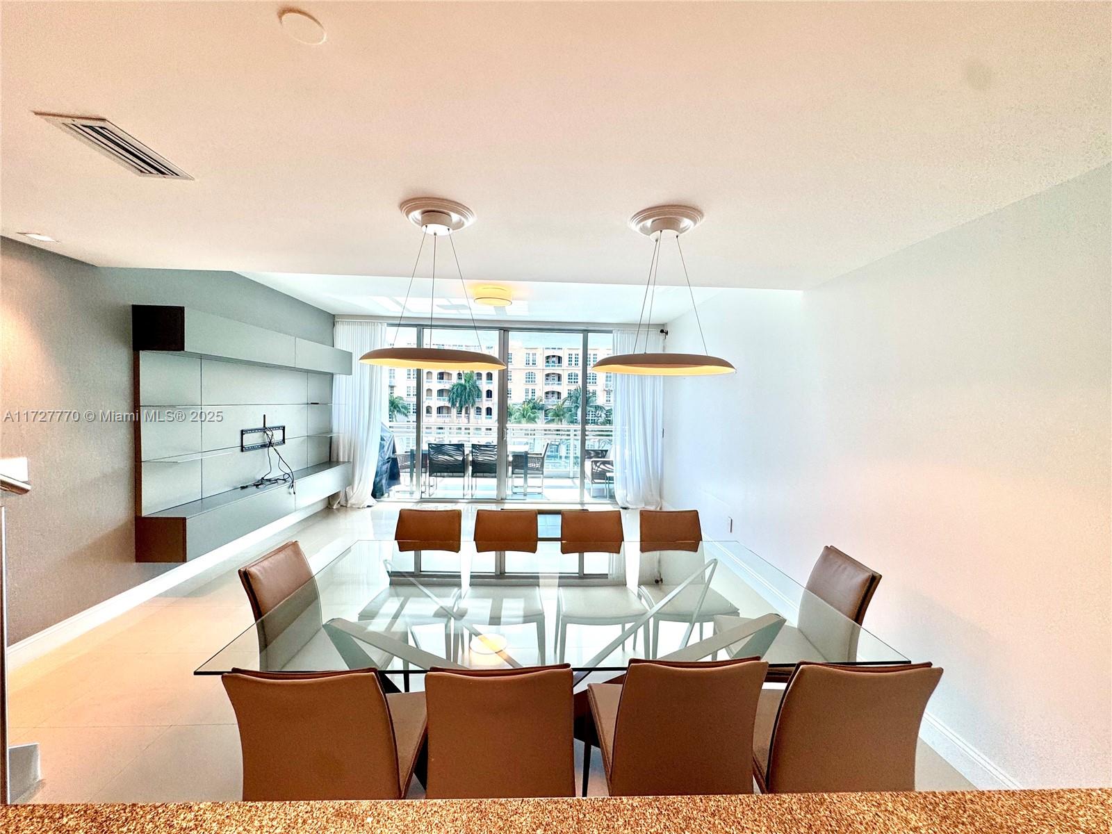 2950 NE 188th St #324, Aventura FL 33180