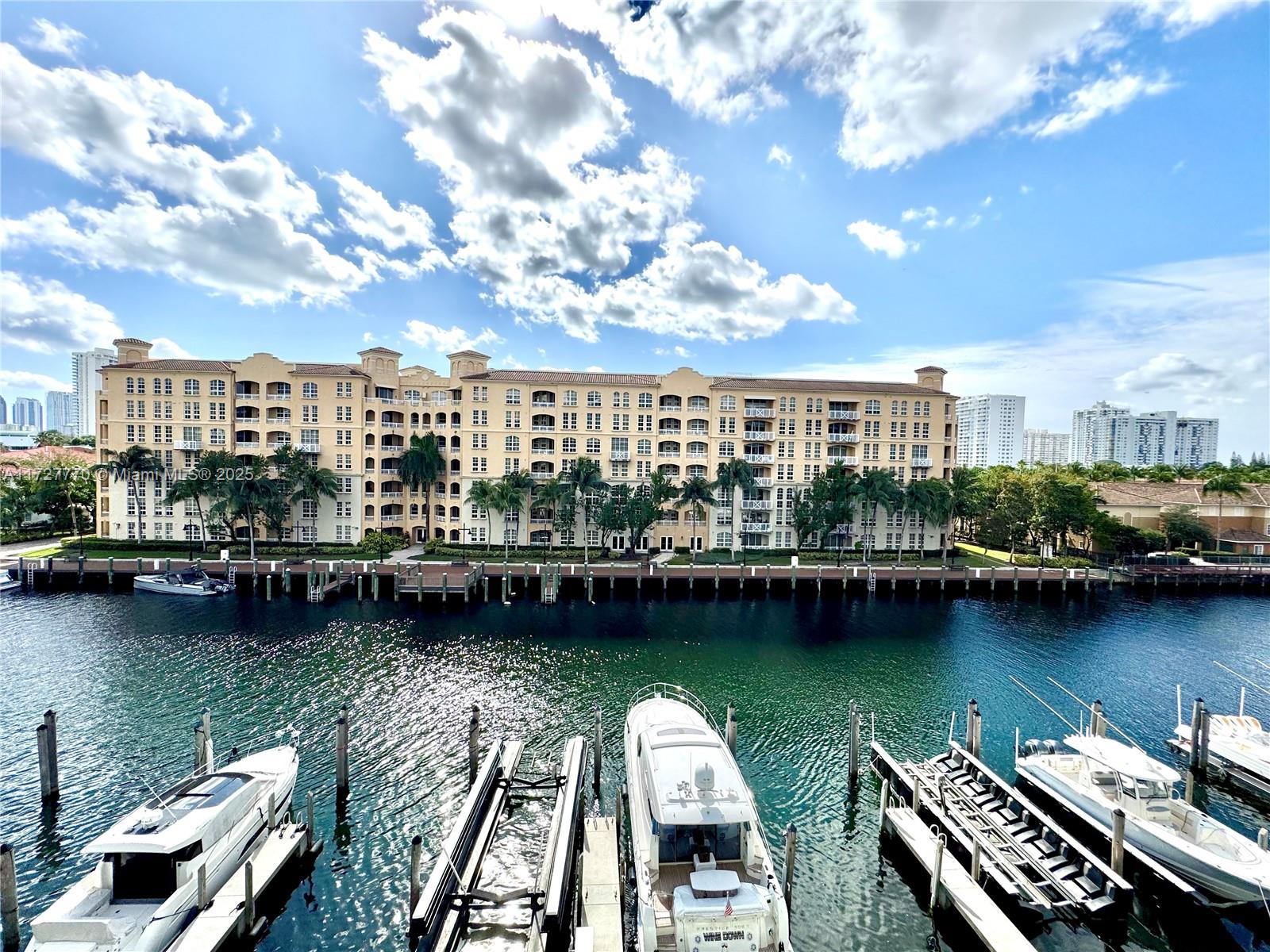2950 NE 188th St #324, Aventura FL 33180