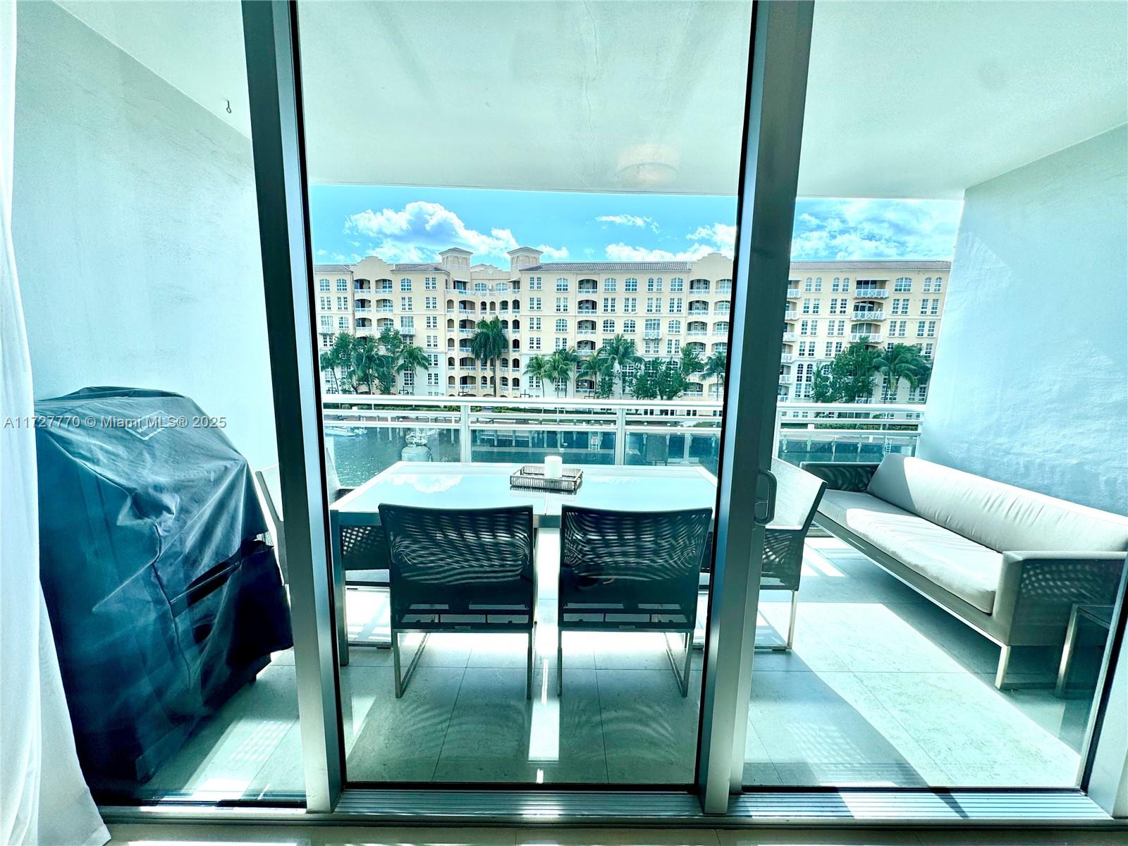2950 NE 188th St #324, Aventura FL 33180