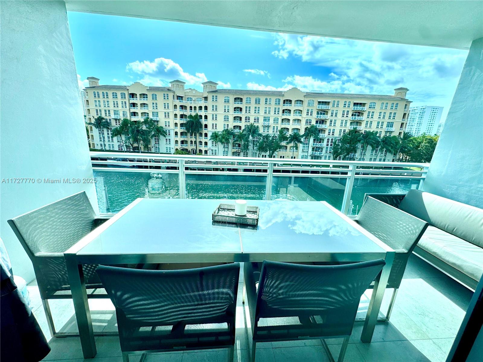 2950 NE 188th St #324, Aventura FL 33180