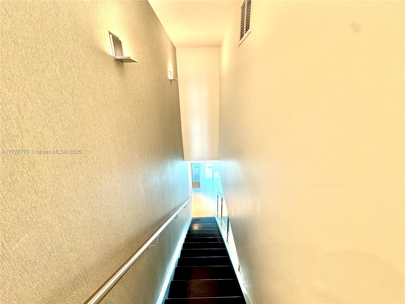 2950 NE 188th St #324, Aventura FL 33180