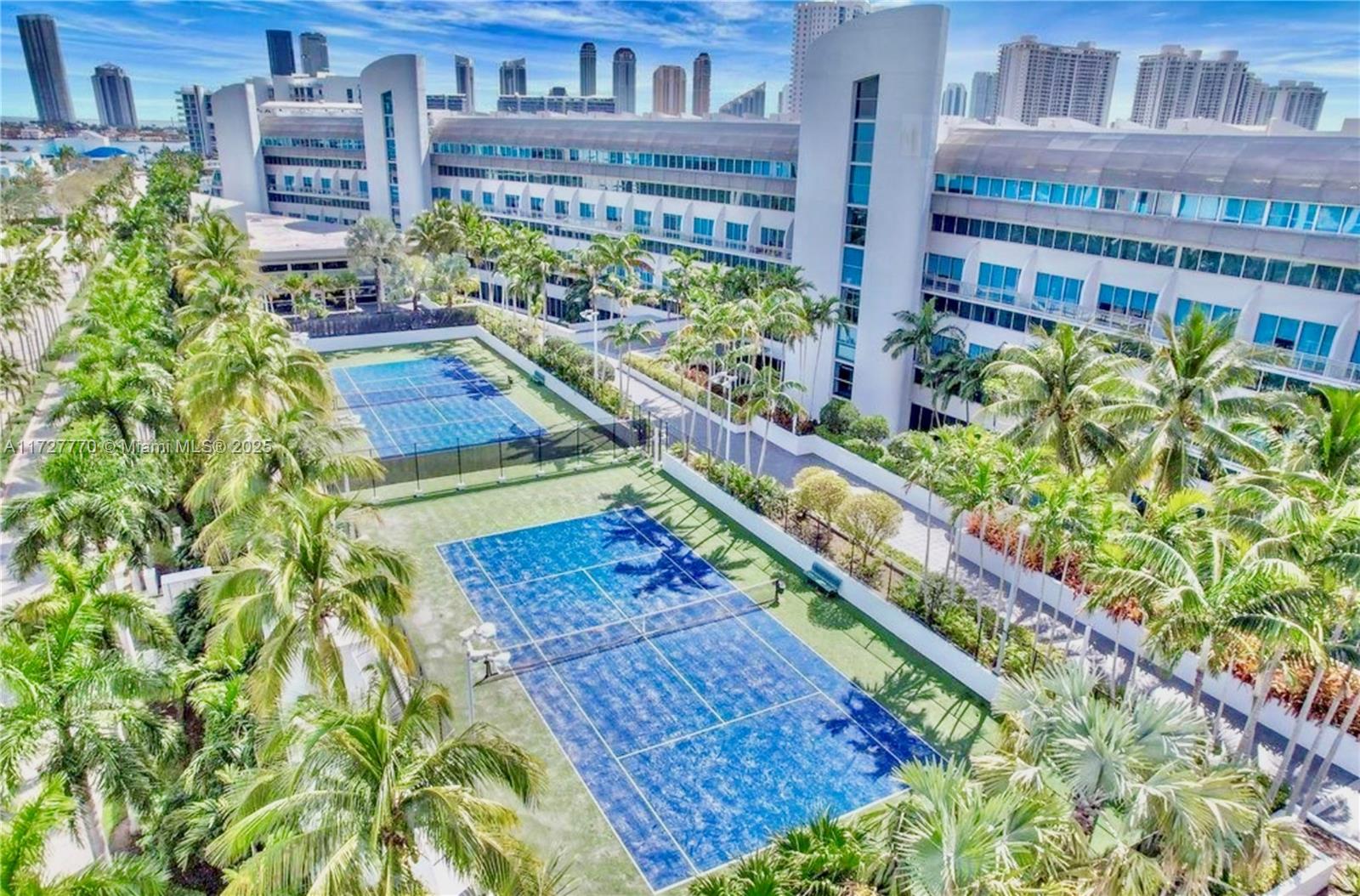 2950 NE 188th St #324, Aventura FL 33180